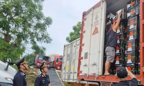 Xuất nhập khẩu sôi động ngay sau Tết