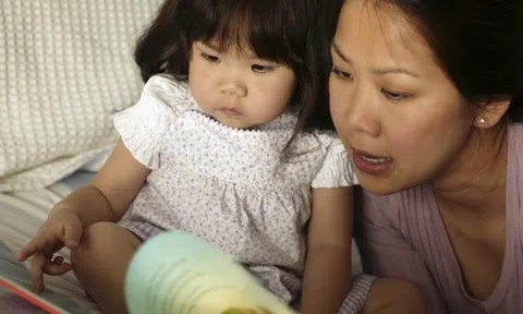 Bác sĩ và giáo viên: Ai dạy con nghiêm khắc hơn?