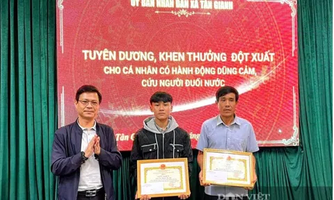 Khen thưởng 2 cha con dũng cảm cứu người trong vụ lật thuyền trên sông Gianh