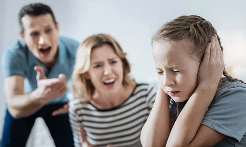 Vì sao cha mẹ hay than phiền không thể nuôi con hạnh phúc?