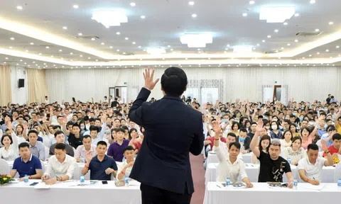 Công ty 'dạy làm giàu' thiếu học viên, sống nhờ đầu tư chứng khoán