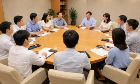 Sếp bảo cần người tham dự 1 cuộc họp quan trọng, ai cũng từ chối khéo nên tôi đành nhận lời: Không ngờ 1 tháng sau được thăng chức