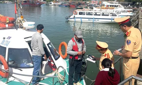 Lặng lẽ giữ bình yên trên sông Hàn