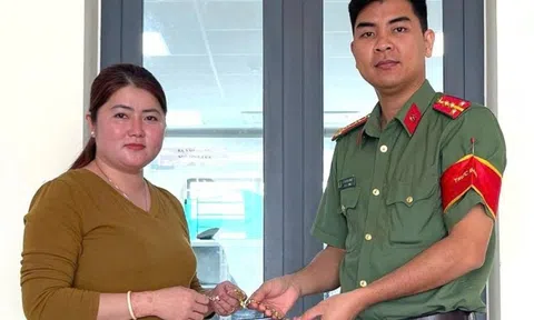 Nhặt được 7 chỉ vàng, người phụ nữ mang ngay ra tiệm vàng gần nhà: Công an xã được báo tin, lập tức vào cuộc truy tìm