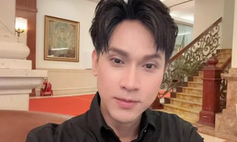 Nam ca sĩ là viện phó tuổi 51 sống độc thân, thỉnh thoảng 'chốt' một căn nhà