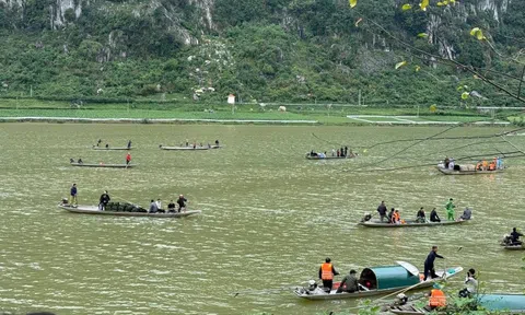 Quảng Trị siết chặt giao thông đường thủy sau vụ chìm thuyền trên sông Gianh