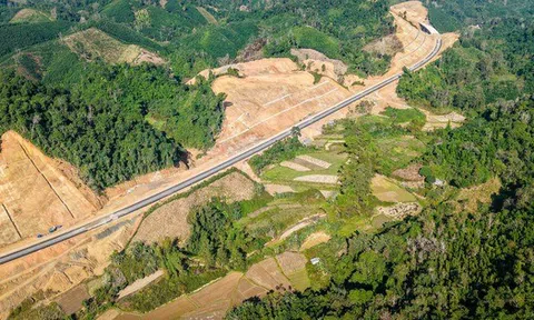 Cao tốc 23.000 tỷ đồng bước vào giai đoạn then chốt: Hơn 2.800 nhân lực, 1.300 máy móc tăng tốc về đích theo chỉ đạo của Thủ tướng