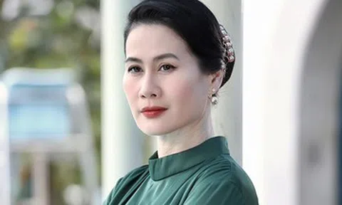 Thân Thúy Hà được săn đón sau phim 700 tỷ, U50 vẫn lẻ bóng