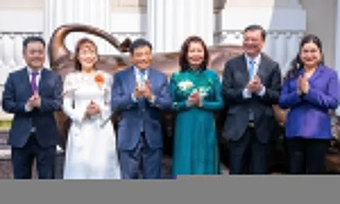 3 'nữ tướng' Vietjet, Vietcap, REE xuất hiện tại lễ đánh cồng HoSE