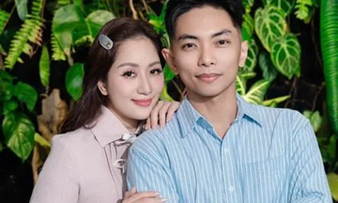 Phan Hiển nịnh vợ Khánh Thi hết lời, NSND Việt Anh đưa vợ kém 36 tuổi đi du lịch