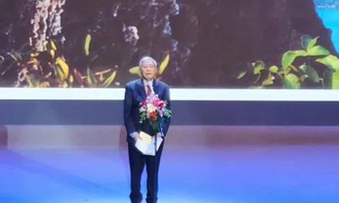 Nhà thơ Hữu Thỉnh, Nguyễn Khoa Điềm gây xúc động tại Ngày thơ Việt Nam