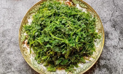 Vào mùa xuân, hãy nấu 2 món ăn từ loại rau tươi mềm lại giúp thanh nhiệt, kháng khuẩn, bổ gan và bảo vệ mắt