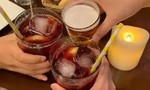 Cứ 3 giây lại có 1 người bị đột quỵ, bác sĩ nhắc nhở: Thà ăn thêm thịt còn hơn ăn nhiều 5 thực phẩm này