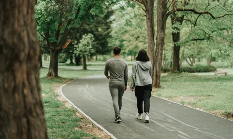 Điều gì xảy ra với cơ thể khi bạn đi bộ 20 phút mỗi ngày?