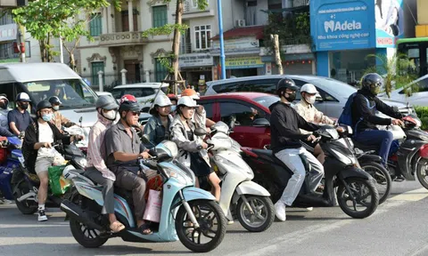 Thủ tướng: Khuyến khích người dân ưu tiên sử dụng xe điện, nhiên liệu sinh học