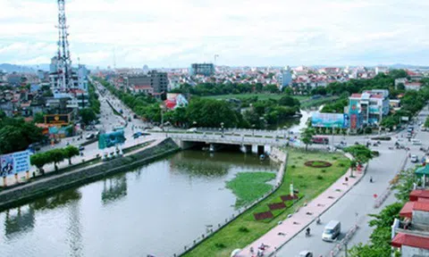 Tiếp tục sắp xếp đơn vị y tế, giáo dục... xây dựng vị trí việc làm "có vào có ra, có lên có xuống"