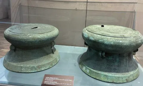 Chiêm ngưỡng 5 trống đồng niên đại nghìn năm vừa được công nhận Bảo vật quốc gia