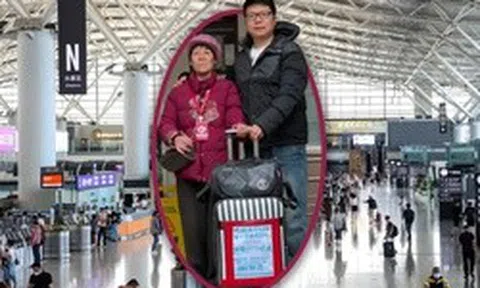 Mẹ vợ mù chữ lần đầu đi máy bay, chàng rể chu đáo dán 'lá thư cầu cứu' lên vali
