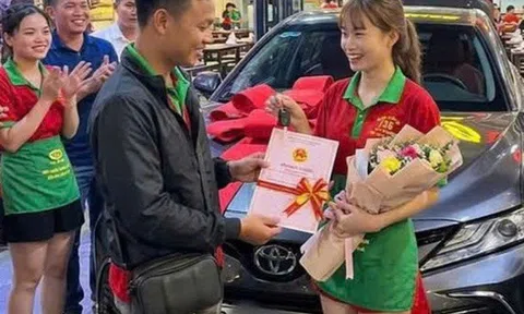 Trúng độc đắc 18 tỷ đồng, nam nhân viên quán Sườn Muối Ớt 135 bất ngờ mua ô tô tặng em gái ông chủ