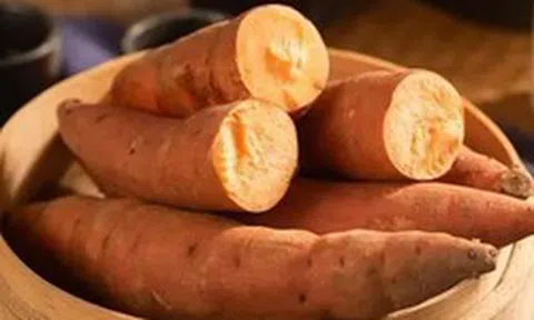 Người đàn ông 55 tuổi mắc tiểu đường ngày nào cũng ăn khoai lang, 5 tháng sau đi khám, bác sĩ vội hỏi: "Ông đã làm gì?"