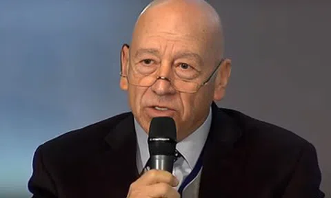 Ông trùm tàu dầu Hy Lạp và cách kiếm tiền ít ai dám làm