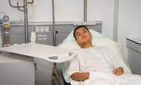 Uống loại nước này mỗi ngày, người đàn ông 47 tuổi phải cấp cứu vì suy thận, bác sĩ cảnh báo: “Tủ lạnh nhiều gia đình đều có”