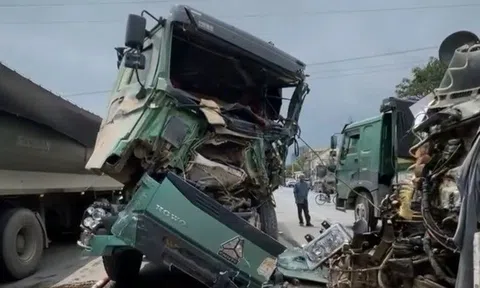 Tai nạn liên hoàn nghiêm trọng trên quốc lộ 1 khiến 3 ô tô biến dạng, tài xế mắc kẹt tử vong trong cabin