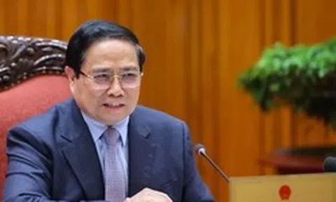 Thủ tướng: Khuyến khích người dân sử dụng phương tiện công cộng và xe điện