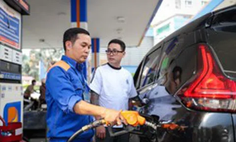 Giảm thuế nhập khẩu xăng dầu về 0%: Cú hích tài khóa hạ nhiệt thị trường