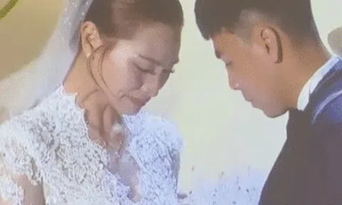 MC Huyền Trang VTV khóc như mưa khi nhận quà của chồng Đức Huy trong đám cưới