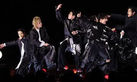 Cảnh sát chặn người mang dao, súng điện vì đêm nhạc BTS