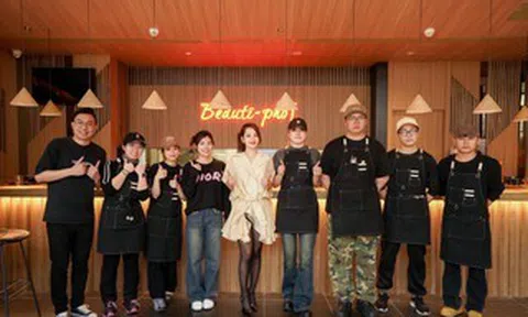 Chi Pu nhượng lại nhà hàng phở Việt ở Thượng Hải