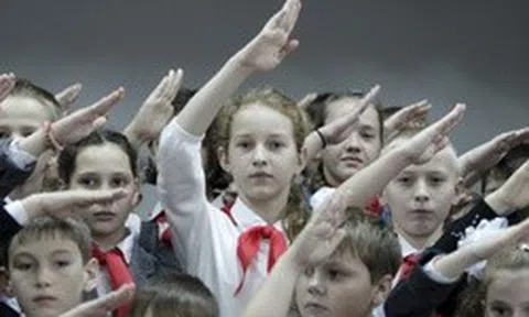 Vì sao người Nga hiếm khi cười với người lạ?