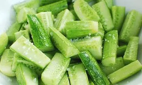 Dưa chuột bán đầy chợ nhưng không phải ai ăn cũng đúng: Người mắc tiểu đường nhất định phải nhớ 5 điều này!