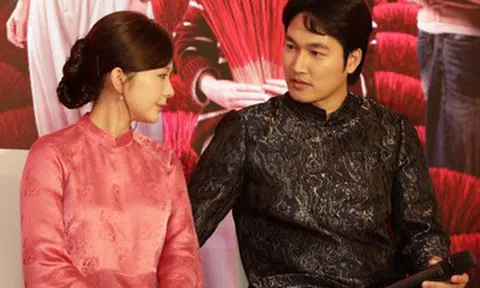 Diễn viên Đình Tú bị quay phim mắng vì nhắm mắt khi quay cảnh hôn vợ Ngọc Huyền