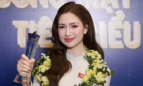 Hòa Minzy - Mỹ Tâm khoe tin vui tới tấp, Khánh Thi 'tố' công khai chồng Phan Hiển