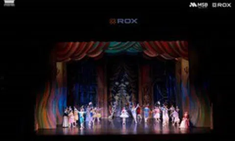 Khán giả Hà Nội say mê thế giới kỳ ảo của “Kẹp hạt dẻ”