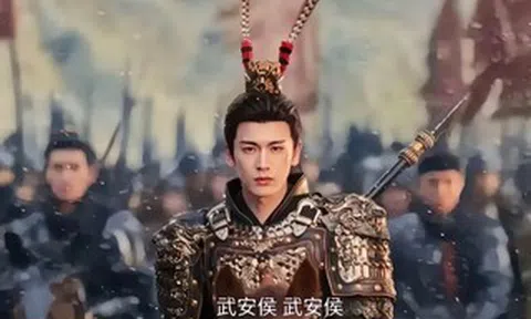 Tài tử Trương Lăng Hách bị chê "tướng quân kem nền"