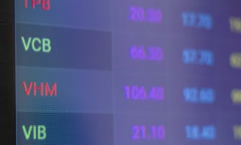 VN-Index 'dò đáy'