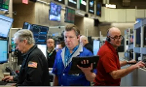 Chứng khoán Mỹ tăng ngược sau một câu nói của ông Trump