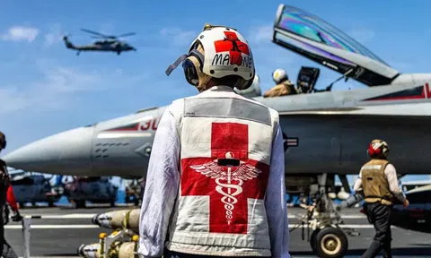 Ông Trump tính dừng chiến, chứng khoán tăng mạnh