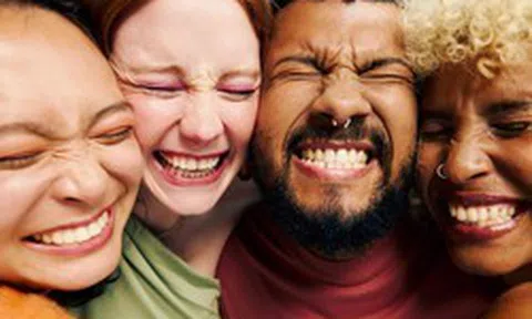 Báo cáo của Liên Hợp Quốc: Lý do khiến bạn không hạnh phúc – không phải tiền bạc, mà là thứ dùng mỗi ngày