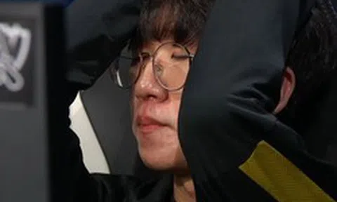 Người đàn ông SN 1998 bị điều tra khẩn, phát hiện dòng tiền bất thường hơn 170 tỷ đồng, có liên quan nhiều giao dịch cổ phiếu: Nhiều bên đồng loạt vào cuộc