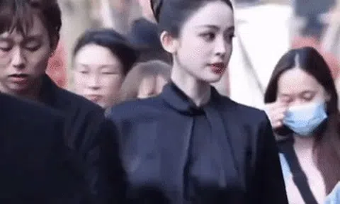 Diễn viên Cổ Lực Na Trát gây tranh cãi với mốt không nội y