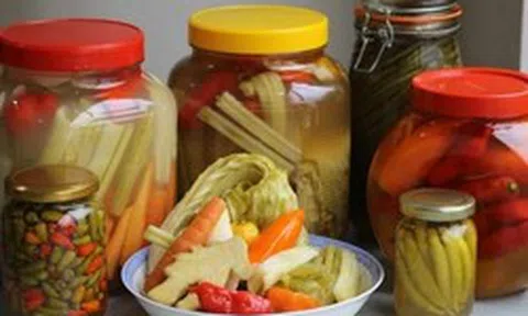 Ai cũng tưởng đồ chiên rán nguy hiểm nhất, nhưng “kẻ đứng đầu” gây ung thư đại trực tràng lại là món quen mặt này