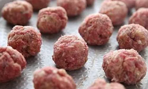 Nhiều người KHÔNG hề biết: Thịt lợn có 4 đặc điểm này rẻ mấy cũng đừng vội mà mua về nhà!