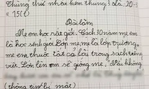 Học sinh lớp 1 kể "cách đây 30 năm mẹ là học sinh giỏi", đọc bí mật câu cuối mẹ rụng rời tay chân