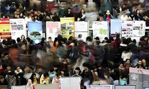 Vì sao 109 đại học Trung Quốc xóa bỏ ngành Ngoại ngữ: "Tảng băng trôi" AI và cái bẫy đào tạo chi phí thấp