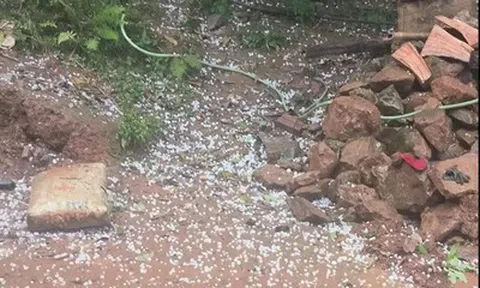 Mưa đá, giông lốc lại xuất hiện ở Hà Nội, Phú Thọ, Cao Bằng, liệu có bất thường?