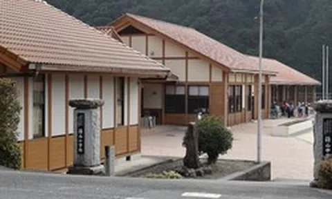 Ngôi trường có cái tên dài nhất Nhật Bản chính thức đóng cửa vì chỉ còn 9 học sinh